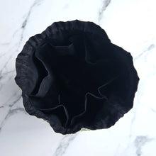 Load image into Gallery viewer, ADVENTURING PARTY (GREEN) - 6 Pocket Dice Bag