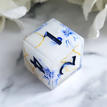 Load image into Gallery viewer, DELFT BLUE (KINTSUGI) - Single d6