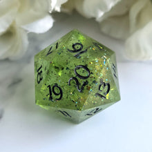 Load image into Gallery viewer, POISON SPRAY - Spin Down d20