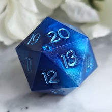 Load image into Gallery viewer, SHAPE WATER - Spin Down d20
