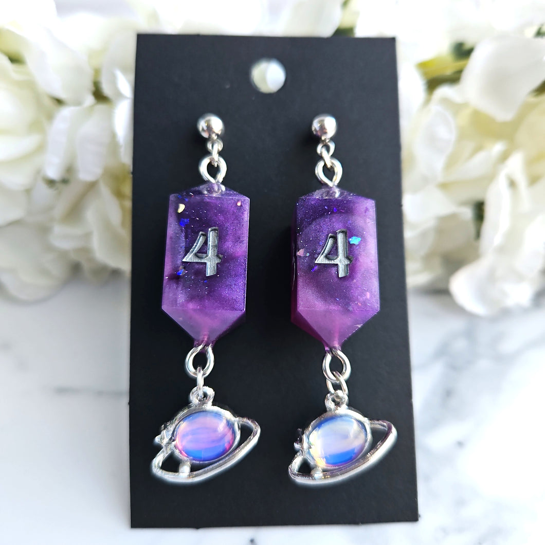 ASTERIA - Dice Earrings (d4)