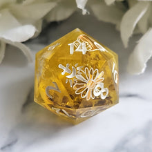 Load image into Gallery viewer, THE SWARMKEEPER&#39;S HOARD - Single d20
