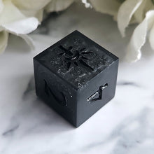 Load image into Gallery viewer, VICTORIAN MOURNING - Single d6
