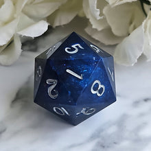 Load image into Gallery viewer, INFINITE SEA - Spin Down d20
