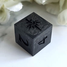 Load image into Gallery viewer, VICTORIAN MOURNING - Single d6
