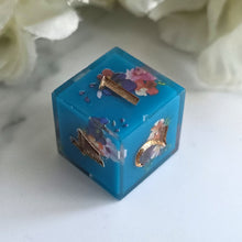 Load image into Gallery viewer, VELVET ROSE - Single d6
