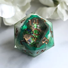 Load image into Gallery viewer, MOSS AGATE (GEODE) - Single d20
