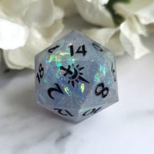 Load image into Gallery viewer, SELUNE - Single d20
